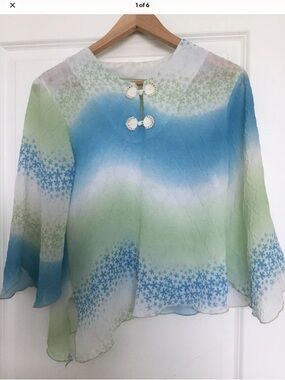 Lightweight Blue & Green Wave Print Asymmetrical Flutter Sleeve Blouse